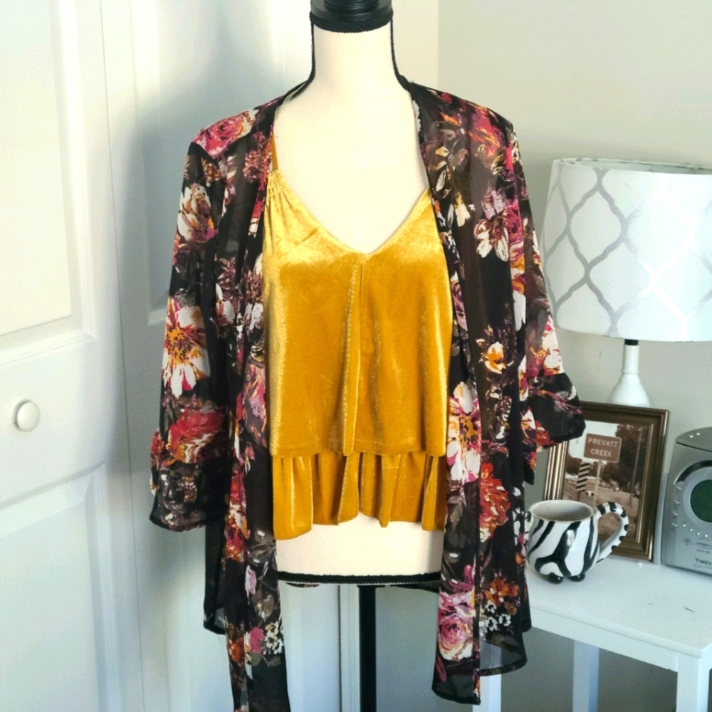 Xhilaration Cropped top and Kimono
